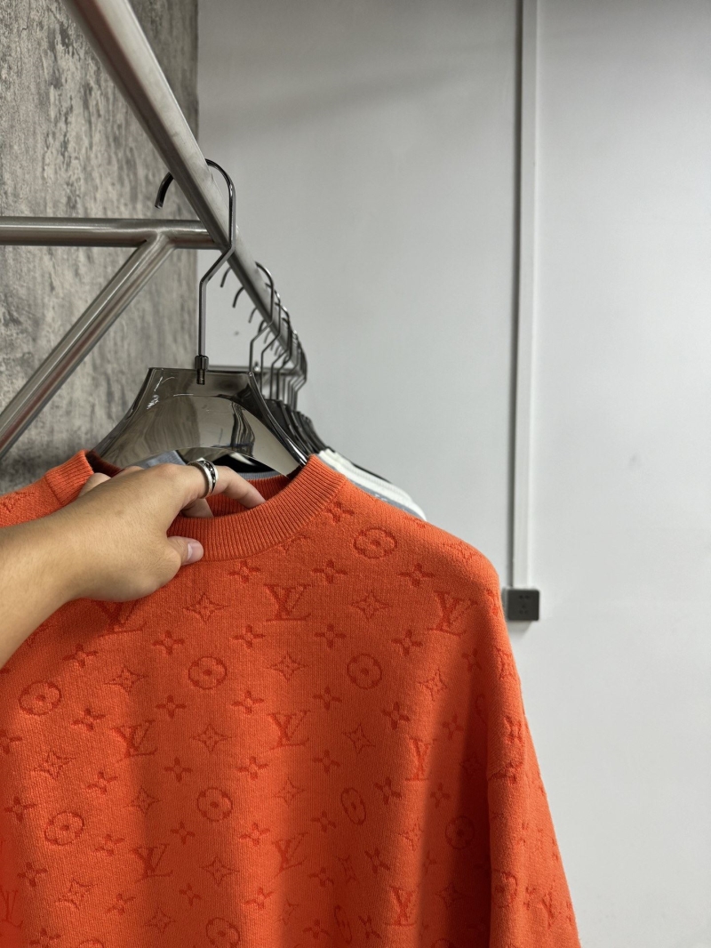 l0vis Vvtt0n sweater